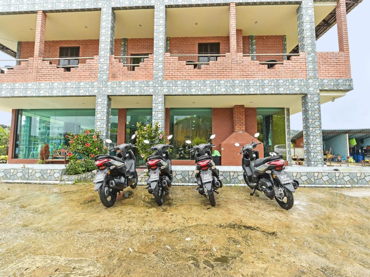 Oyo 90722 D'Puncak Hotel 金马仑高原 外观 照片