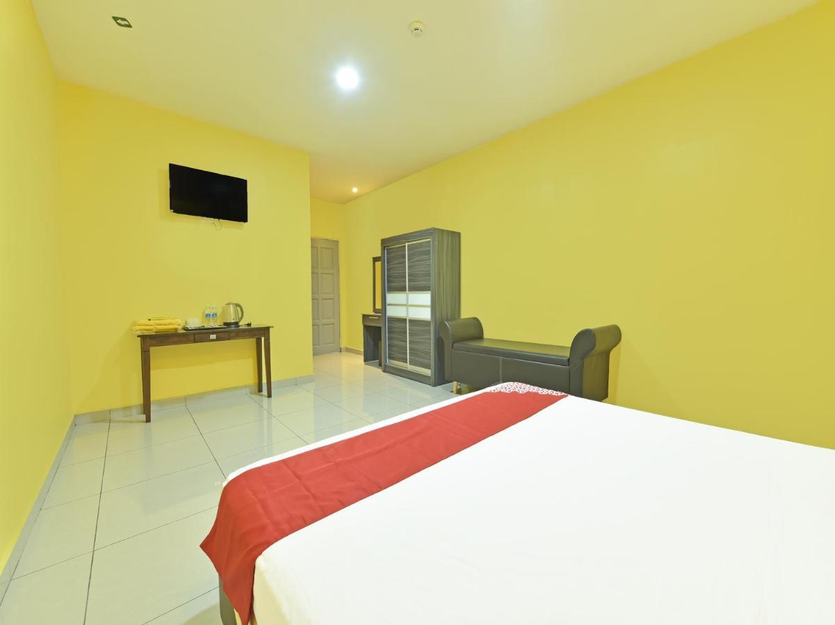 Oyo 90722 D'Puncak Hotel 金马仑高原 外观 照片