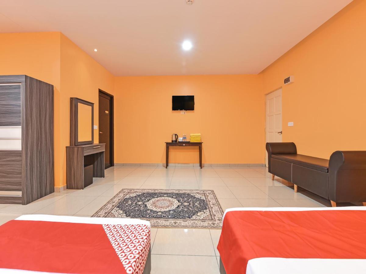Oyo 90722 D'Puncak Hotel 金马仑高原 外观 照片