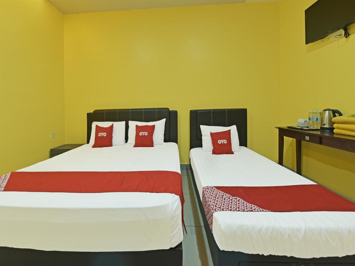 Oyo 90722 D'Puncak Hotel 金马仑高原 外观 照片